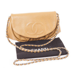 Mini sac pochette CHANEL avec longue chaine