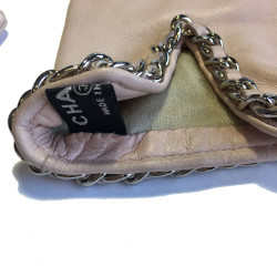 Gants CHANEL cuir d'agneau rose pâle et chaine argentée taille 8