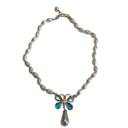 Collier MARGUERITE DE VALOIS papillon en perles en pâte de verre nacrée, bleue et strass 