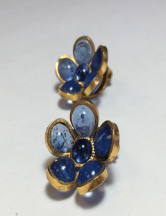 MARGUERITE DE VALOIS 'Fleurette' clip-on earrings in blue molten glass 