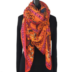 Châle HERMÈS "Peuple du vent" cachemire et soie rose indien, orange et cobalt