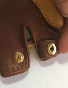 HERMÈS Kick mittens in cognac glazed lambskin with Kelly clasp  size 7,5