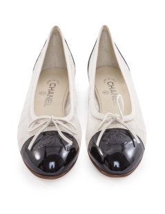 Ballerines CHANEL T 38.5 dentelle et cuir noir