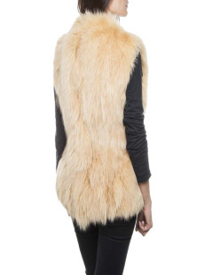 GA fur sleeveless vest