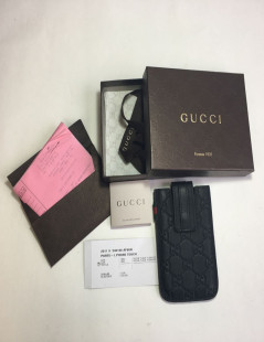 xxx Porte-Iphone touch GUCCI en veau noir monogram