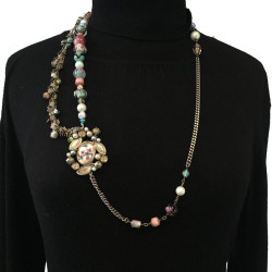 CHANEL T80 belt-necklace in silver chain, transparent molten glass beads, pearls and CC