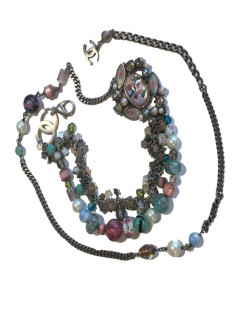 CHANEL T80 belt-necklace in silver chain, transparent molten glass beads, pearls and CC