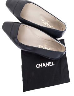 Ballet flats CHANEL T 39 two-tone Navy Blue and black