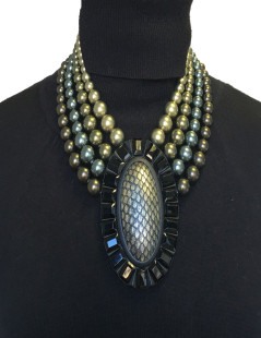 Collier APPARTEMENT A LOUER perles et pendentif noir et bronze