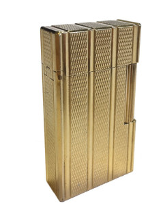 Gold-plated S.T DUPONT lighter