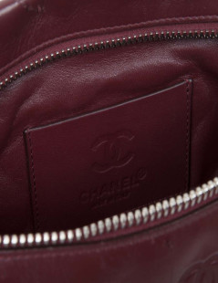 Black and Burgundy CHANEL quilted leather wallet