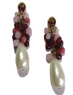 Boucles d'oreille clips Couture Marguerite de Valois en pâte de verre rose, rouge et nacrée