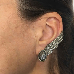 Boucles d'oreille CHANEL Ailes en métal argent vieilli et strass