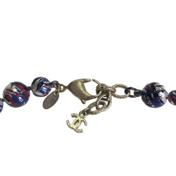 Sautoir CHANEL Airlines collection en perles nacrées, bleu blanc rouge