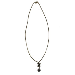 Collier CHANEL pendentif boule 