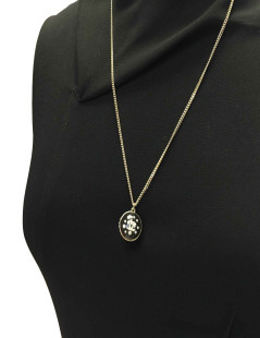 Collier pendentif CHANEL boule CC inclusion de perles nacrées