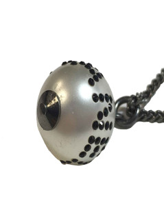 Collier CHANEL ruthénium et boule Chanel nacrée