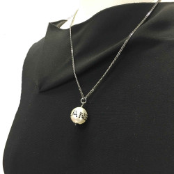 Collier CHANEL ruthénium et boule Chanel nacrée