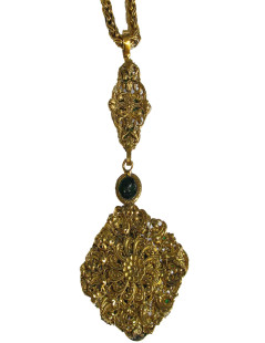 MARGUERITE de VALOIS long necklace in gilded metal and Emerald colored molten glass