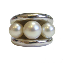 xxx Bague "Fidji" POIRAY en or blanc et perles T53