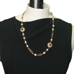 Collier CHANEL pâte de verre, perles nacrées et métal doré