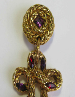 Boucles d'oreille clips F.VOLLE vintage en métal doré et résine bordeaux et violette