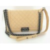 Sac CHANEL boy couleur beige clair