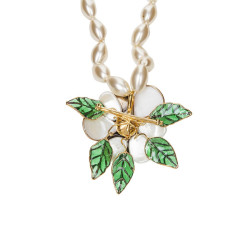 Collier MARGUERITE DE VALOIS camélia bicolore