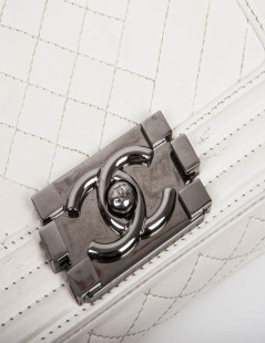 CHANEL 'Boy' flap bag in white quilted leather