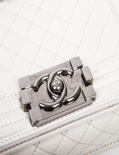 CHANEL 'Boy' flap bag in white quilted leather