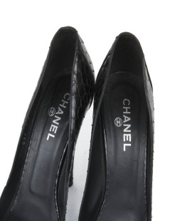 Sandales T39C CHANEL en python noir