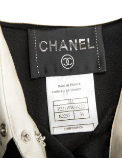 Robe CHANEL T 38 FR noire avec col blanc en soie