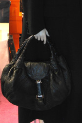 Sac FENDI "Spy bag" cuir noir