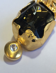 GIANFRANCO FERRE Vintage clip-on earrings in gilded metal, faceted stone and brilliant