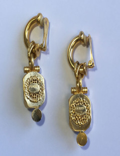 GIANFRANCO FERRE Vintage clip-on earrings in gilded metal, faceted stone and brilliant