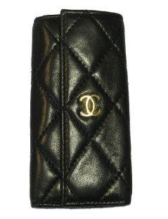 Porte clefs CHANEL cuir matelassé noir