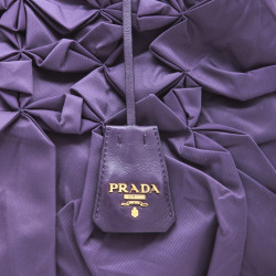 Sac PRADA en satin violet