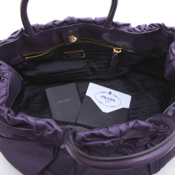 Sac PRADA en satin violet