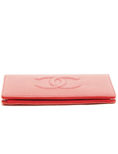 CHANEL card holder in coral grained leather