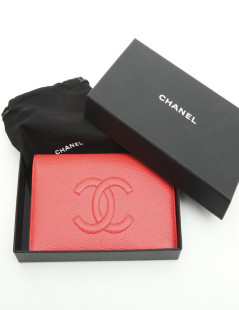 CHANEL card holder in coral grained leather