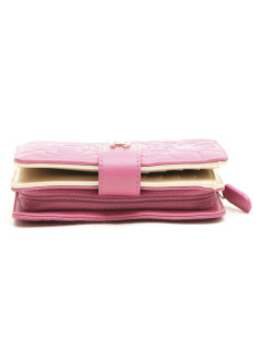  CHANEL wallet in pink embossed leather