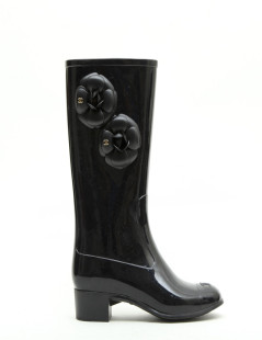 CHANEL rain boots with camellias in black rubber size 38FR