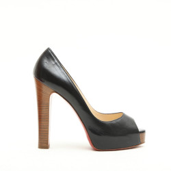 CHRISTIAN LOUBOUTIN T 38 high heels sandals in black lambskin