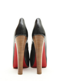 CHRISTIAN LOUBOUTIN T 38 high heels sandals in black lambskin