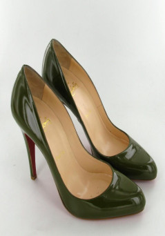 LOUBOUTIN T39 cuir vernis vert