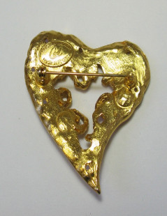 Broche CHRISTIAN LACROIX "Coeur" doré strass