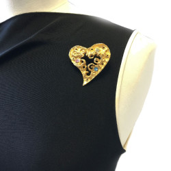 Broche CHRISTIAN LACROIX "Coeur" doré strass