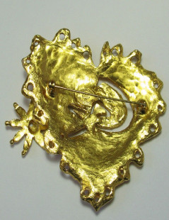 CHRISTIAN LACROIX heart brooch in gilded metal