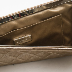 Pochette CHANEL cuir lamé irisé