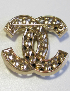 Broche CHANEL perles nacrées et noires